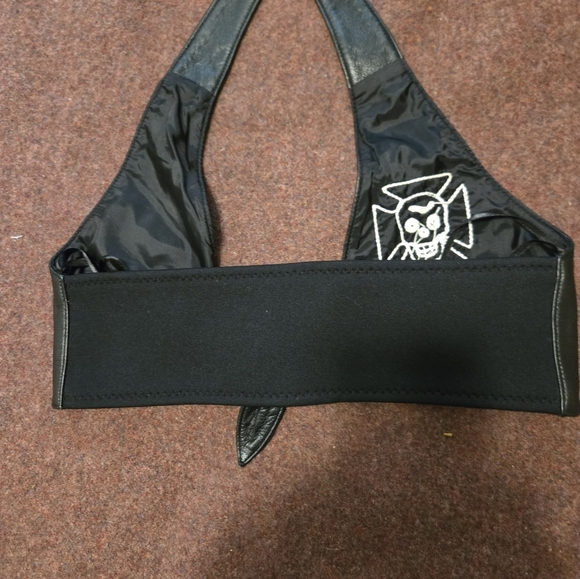 First Mfg Black Leather Halter Top With Skull And Tie Front Size Small - Picture 6 of 9